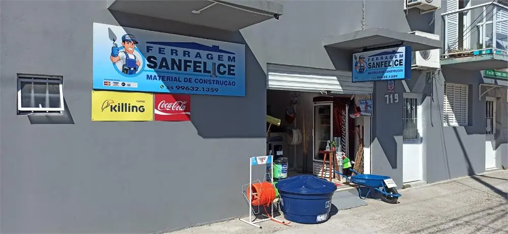 Fachada da Ferragem Sanfelice em Santa Maria